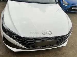 Hyundai Elantra Limited 2024 White