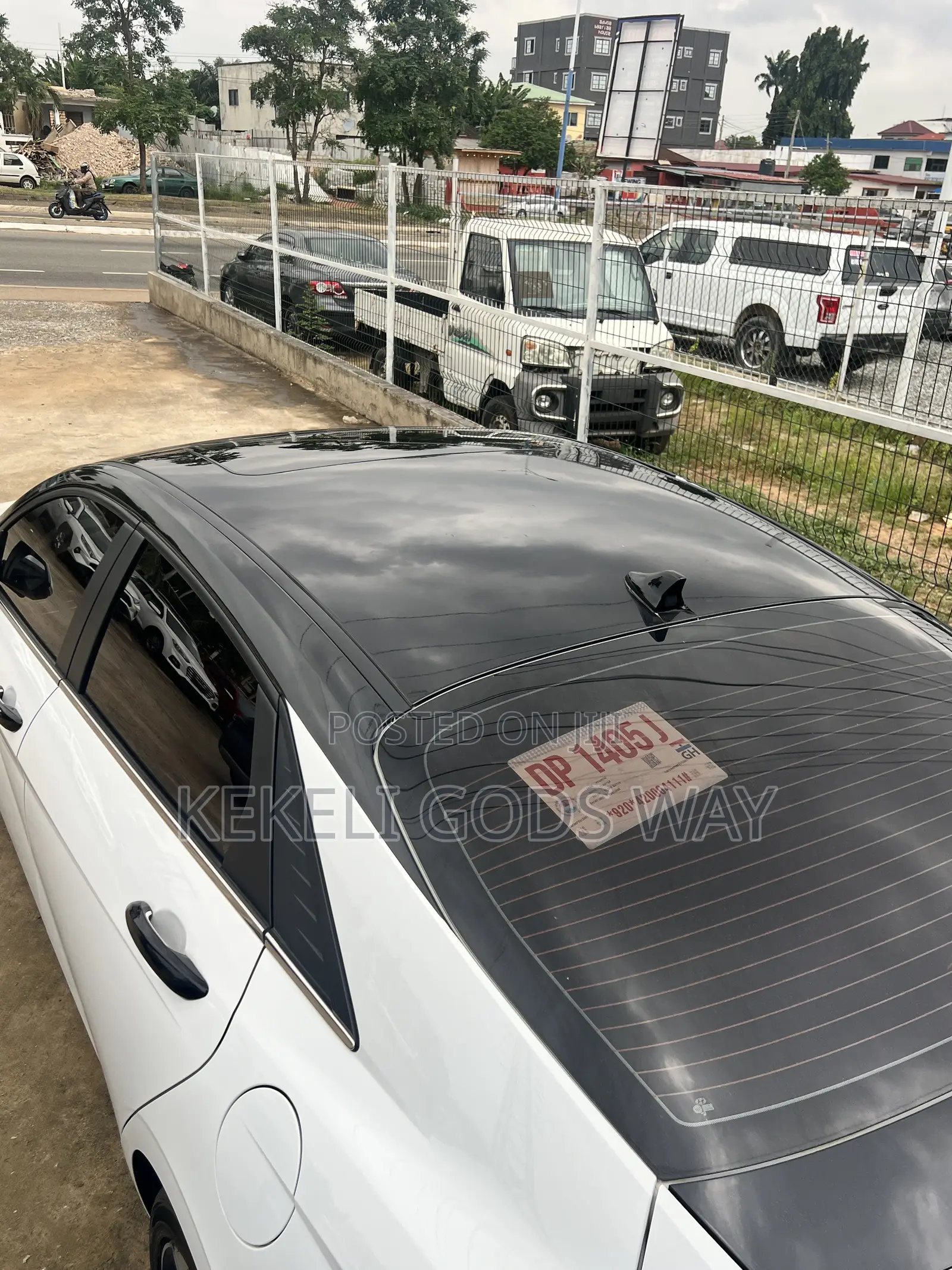Hyundai Elantra Limited 2024 White