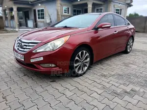 Hyundai Sonata 2013 Red