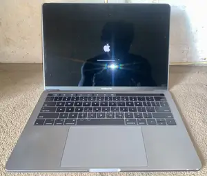 Laptop Apple MacBook Pro 16GB Intel Core i7 SSD 256GB