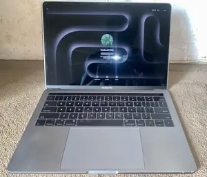 Laptop Apple MacBook Pro 16GB Intel Core i7 SSD 256GB