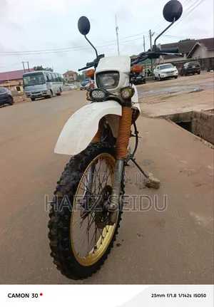 Yamaha 2010 White