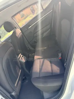 Hyundai Elantra SE 2018 Silver