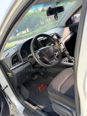 Hyundai Elantra SE 2018 Silver