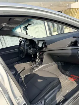 Hyundai Elantra SE 2018 Silver
