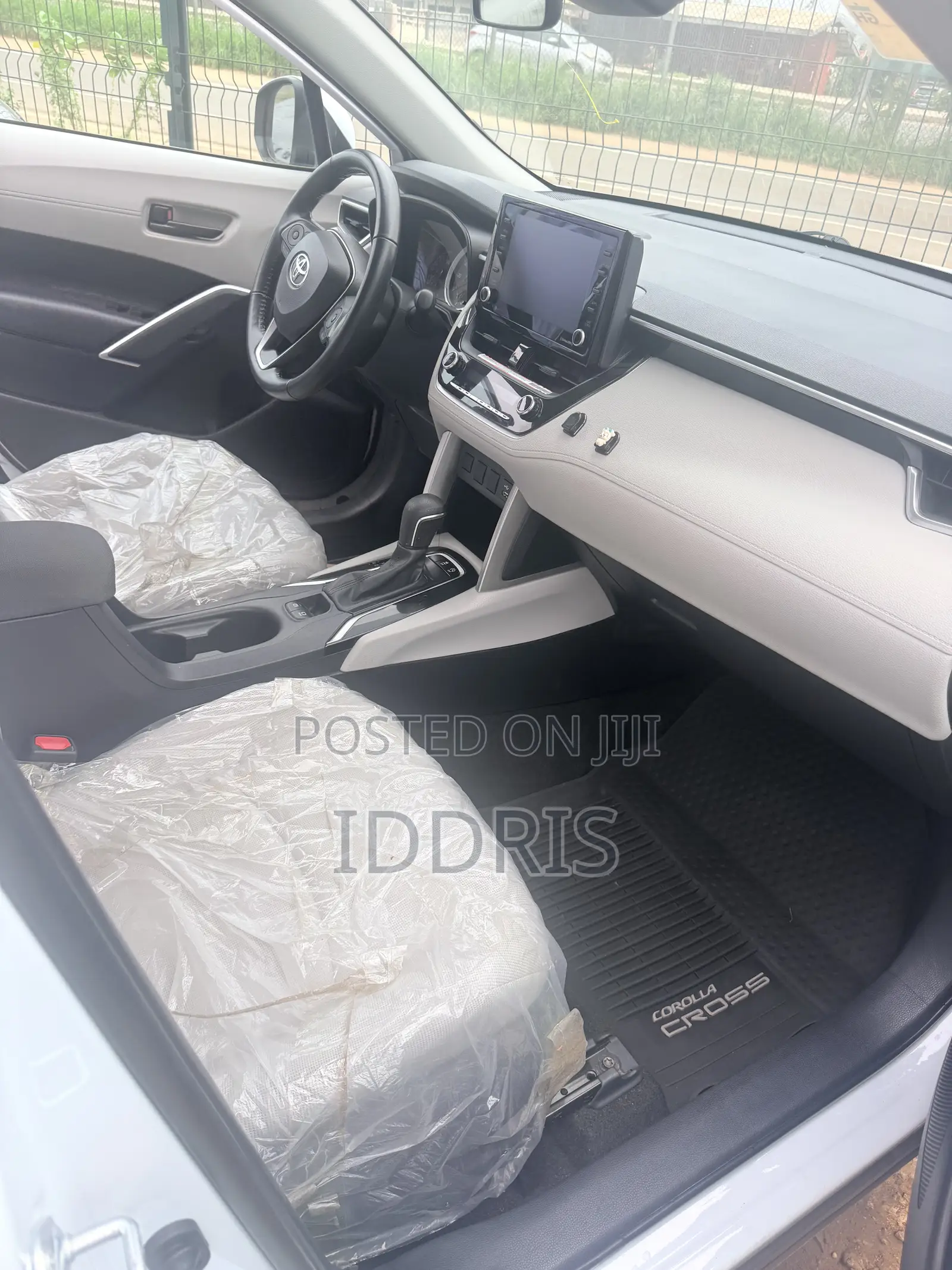 Toyota Corolla Cross 2.0 Petrol AWD 2022 White