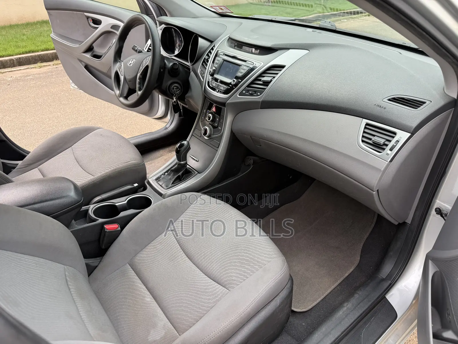 Hyundai Elantra SE 4dr Sedan (1.8L 4cyl 6M) 2015 Silver