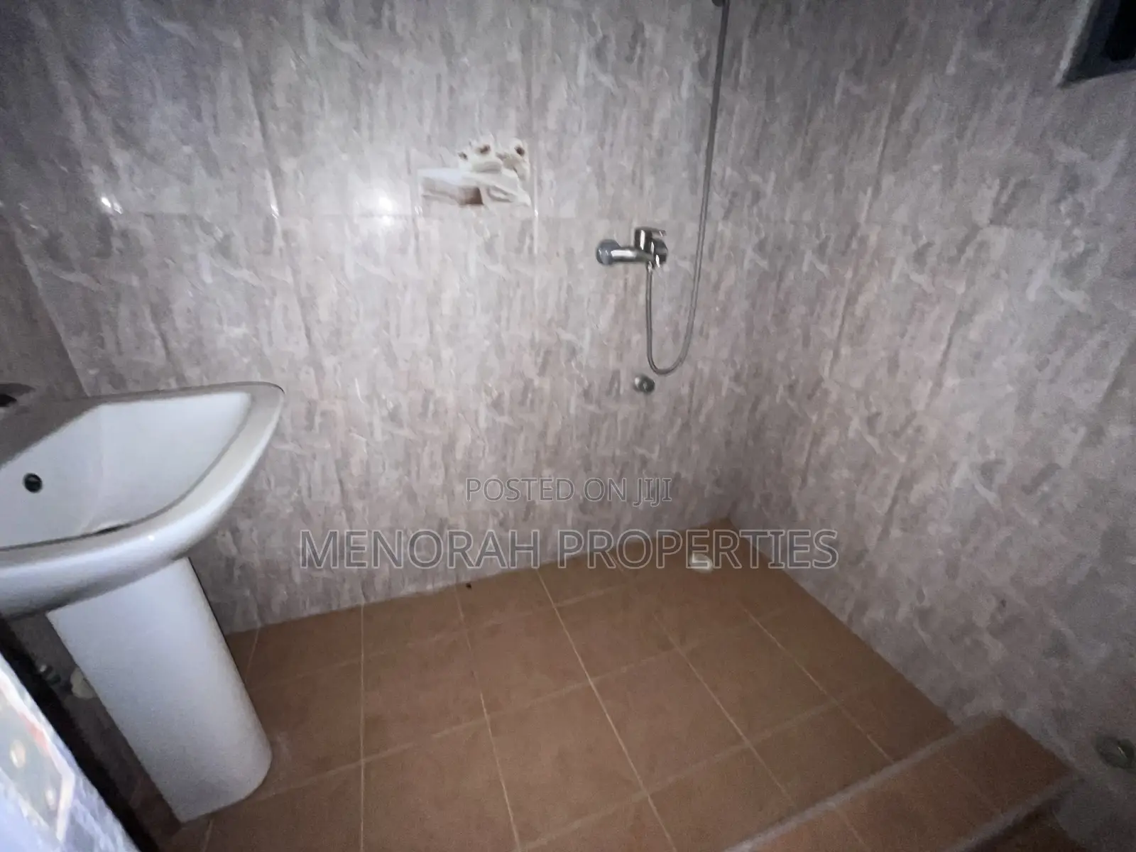 2bdrm Apartment in Adenta Amrahia for rent
