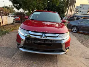 Mitsubishi Outlander SE FWD 2017 Red
