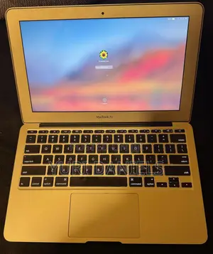 Laptop Apple MacBook 2011 2GB Intel Core i5 HDD 60GB