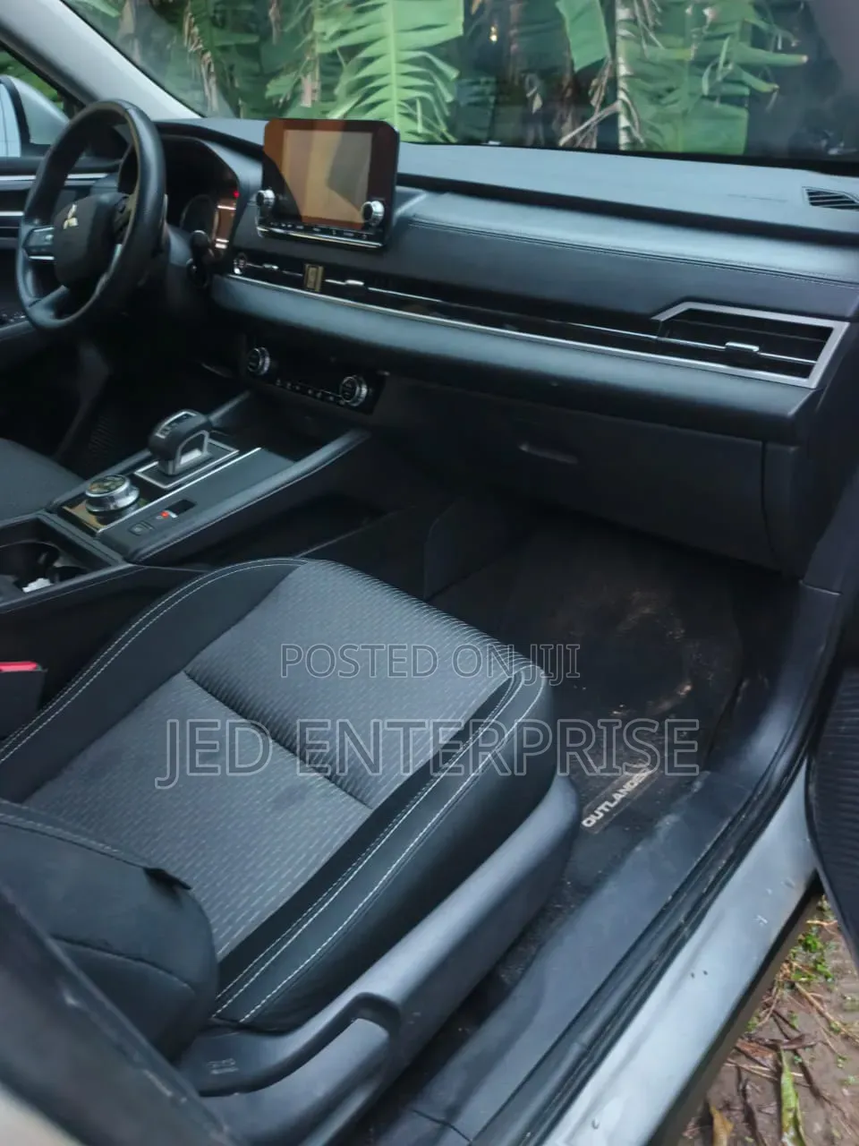 Mitsubishi Outlander 2024 Silver
