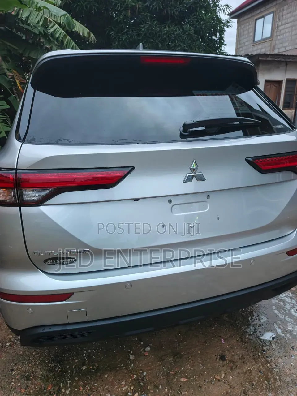 Mitsubishi Outlander 2024 Silver