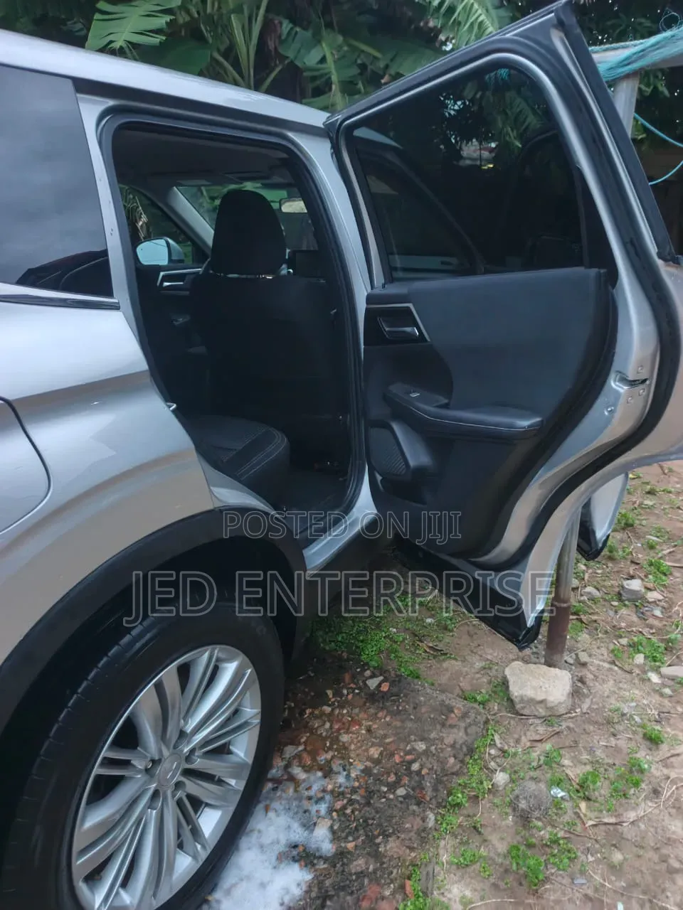 Mitsubishi Outlander 2024 Silver