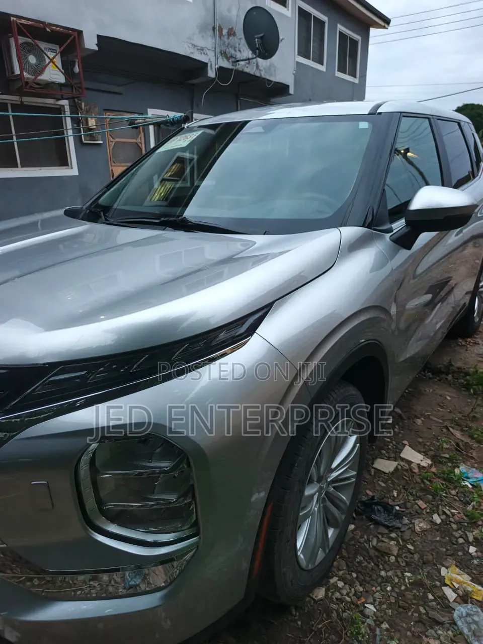 Mitsubishi Outlander 2024 Silver