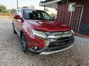 Mitsubishi Outlander 2017 Red