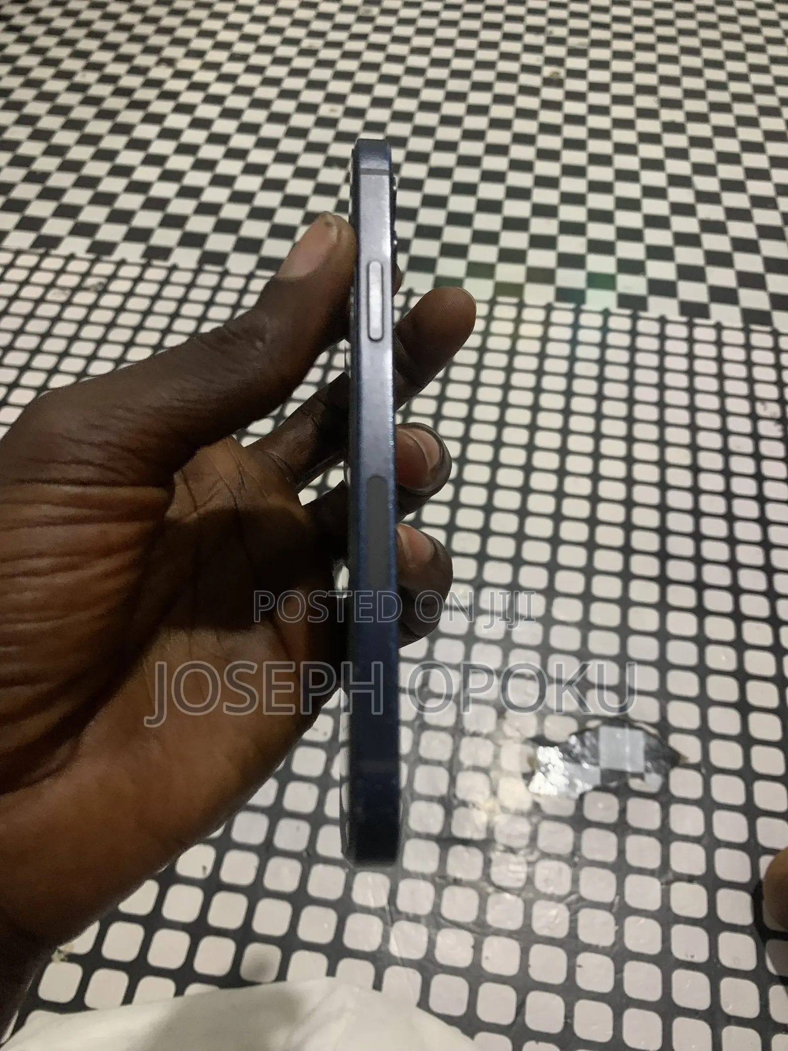 Apple iPhone 12 64 GB Black
