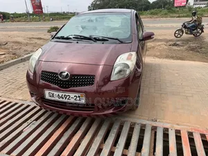 Toyota Vitz 2010 Burgundy