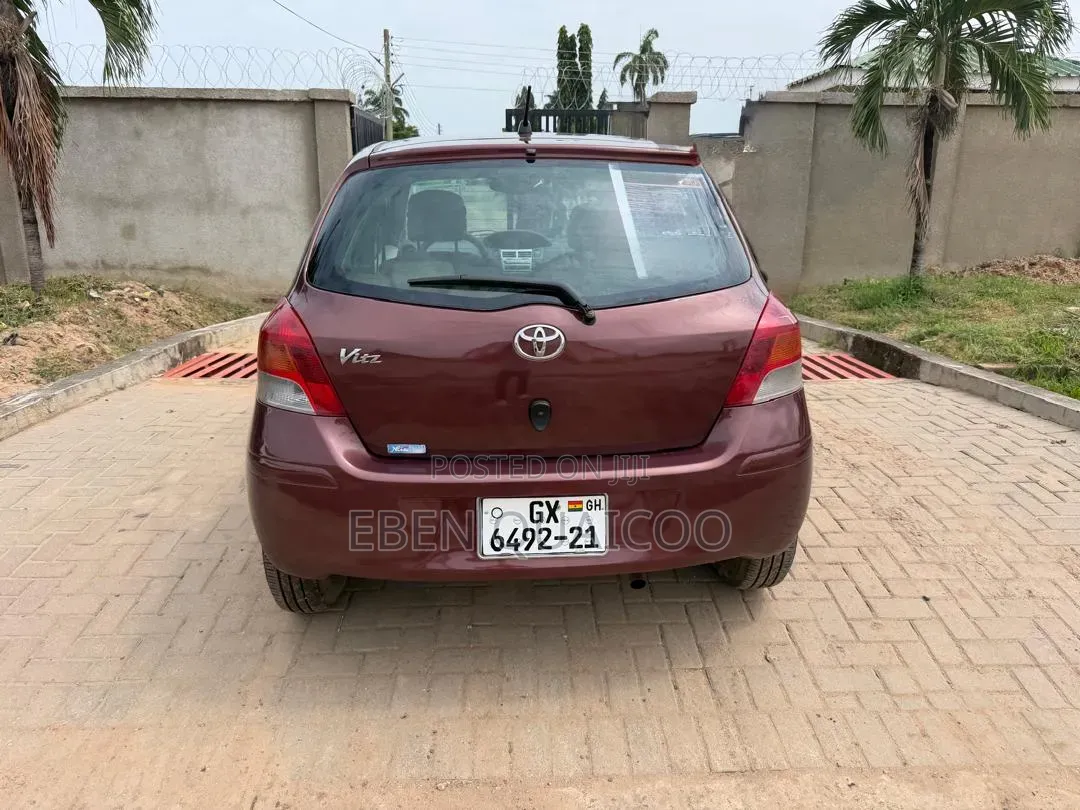 Toyota Vitz 2010 Burgundy