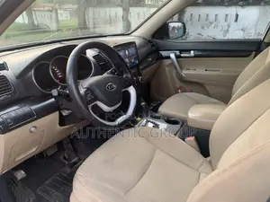 Kia Sorento 2010 White