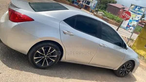 Toyota Corolla 2017 Silver