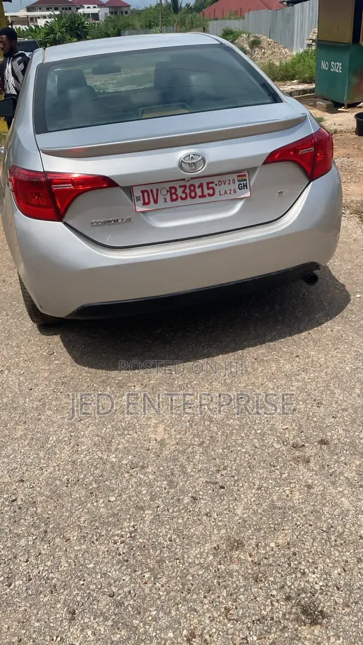 Toyota Corolla 2017 Silver