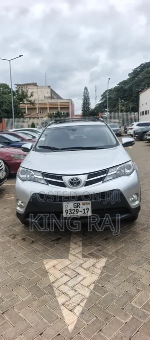 Toyota RAV4 Limited 4dr SUV (2.5L 4cyl 6A) 2015 Silver