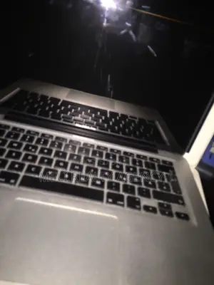 Laptop 4GB Apple M2 SSHD+SSD 140GB