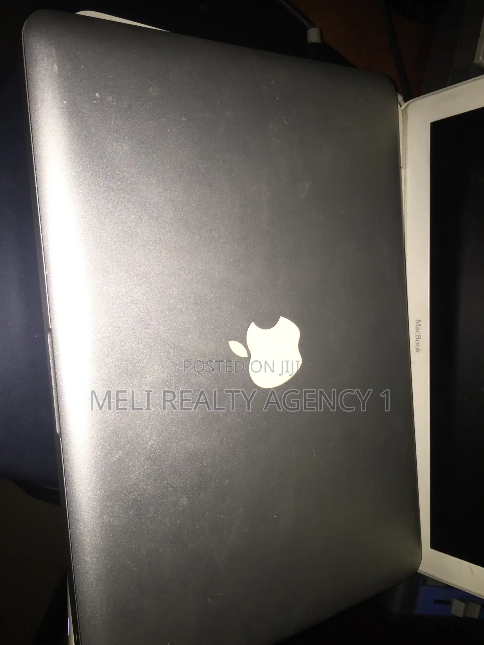 Laptop 4GB Apple M2 SSHD+SSD 140GB
