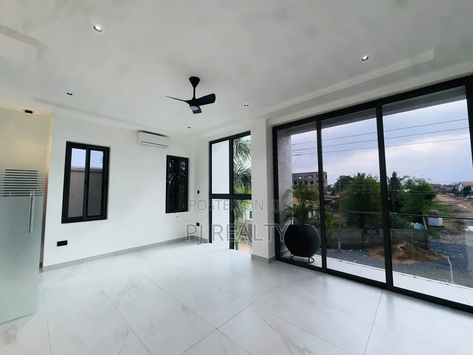 4bdrm House in East Legon for sale