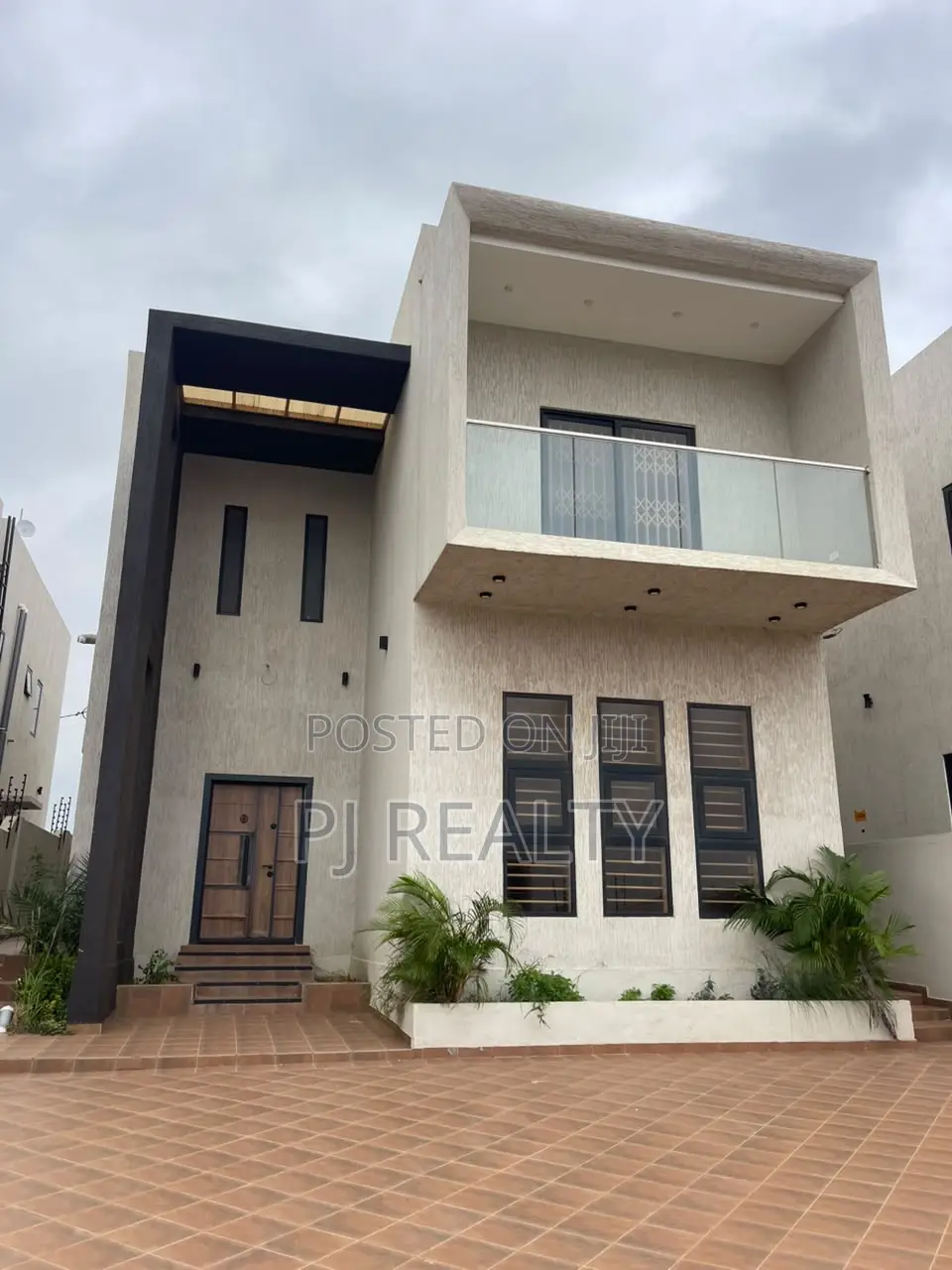 4bdrm House in Lake Side Estate for rent