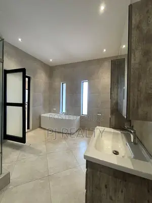 4bdrm House in Lake Side Estate for rent