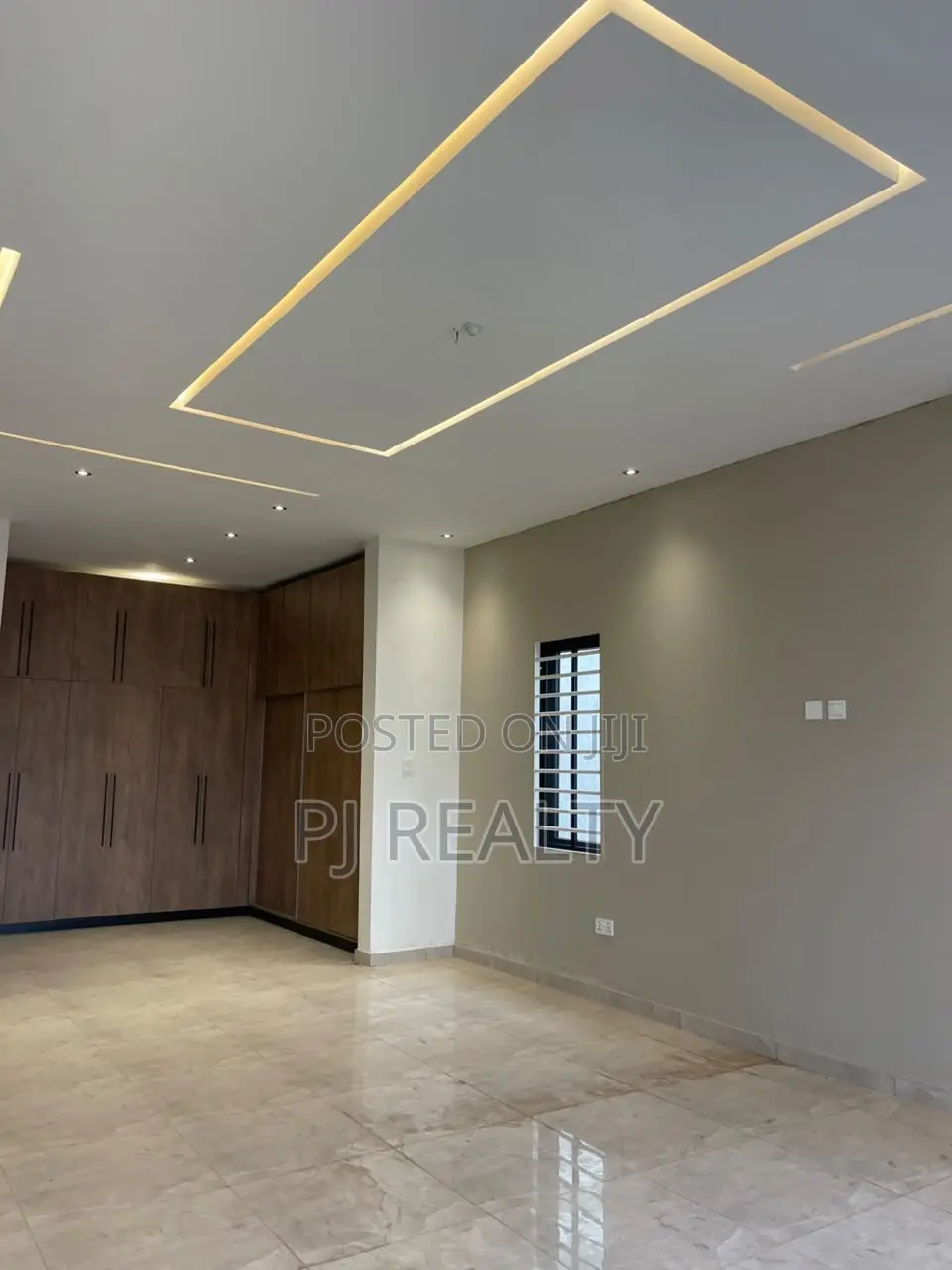 4bdrm House in Lake Side Estate for rent