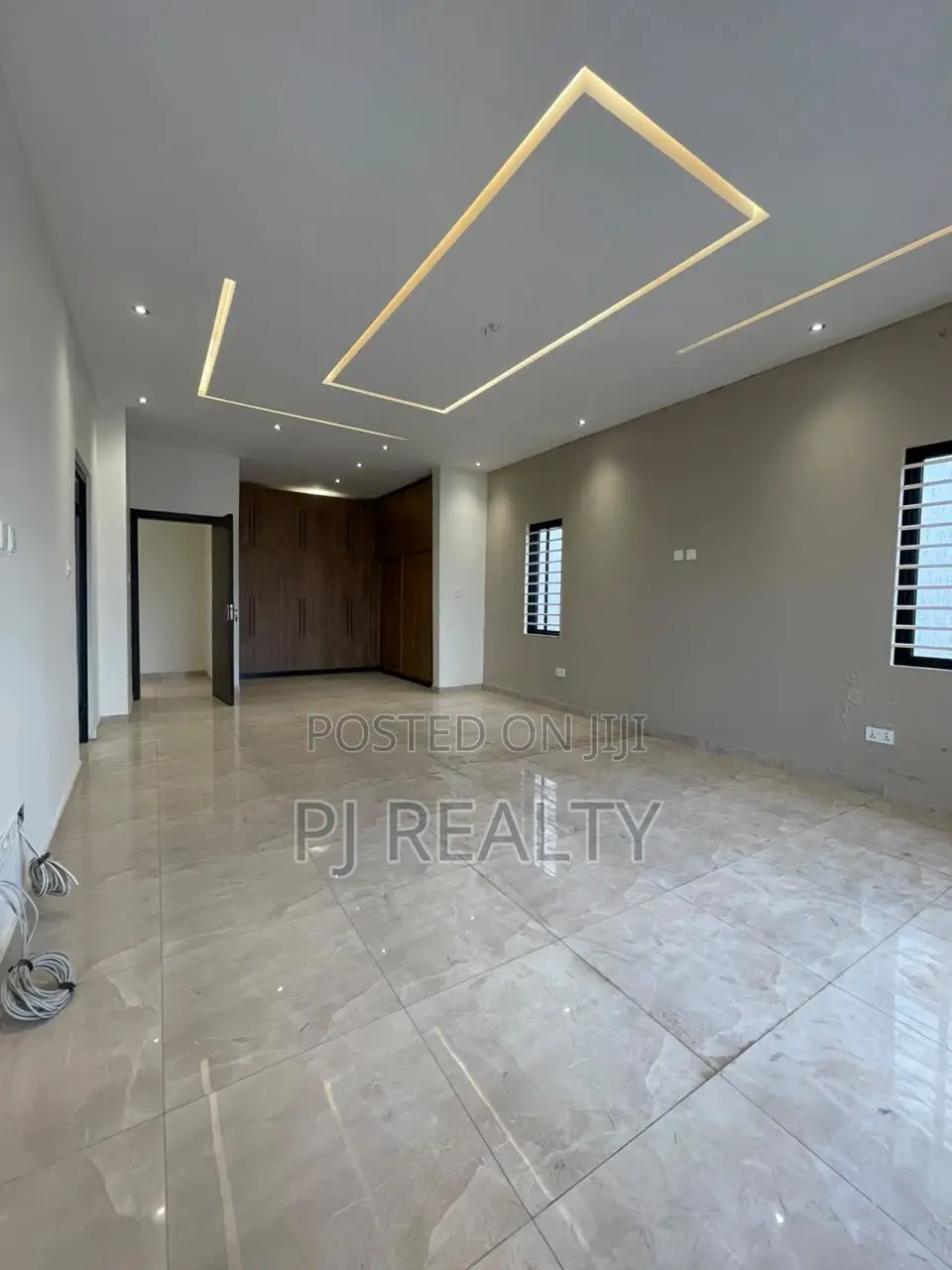 4bdrm House in Lake Side Estate for rent