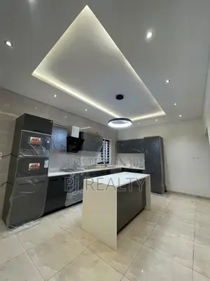 4bdrm House in Lake Side Estate for rent