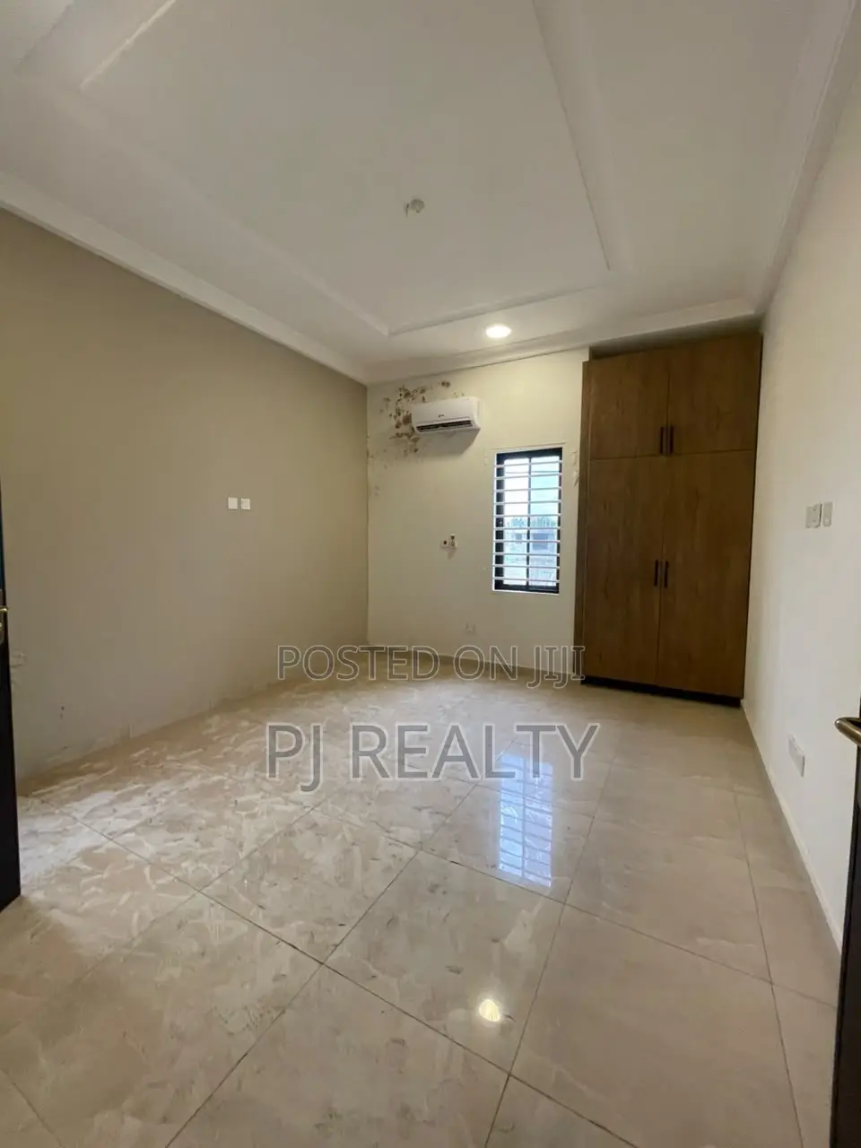 4bdrm House in Lake Side Estate for rent