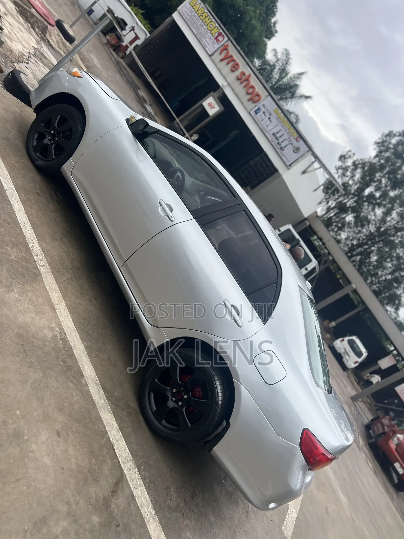 Toyota Corolla LE 4dr Sedan (1.8L 4cyl 4A) 2011 Gray