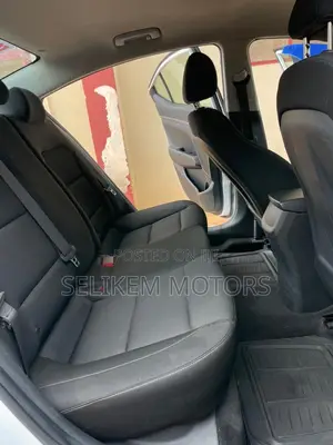 Hyundai Elantra 2018 White