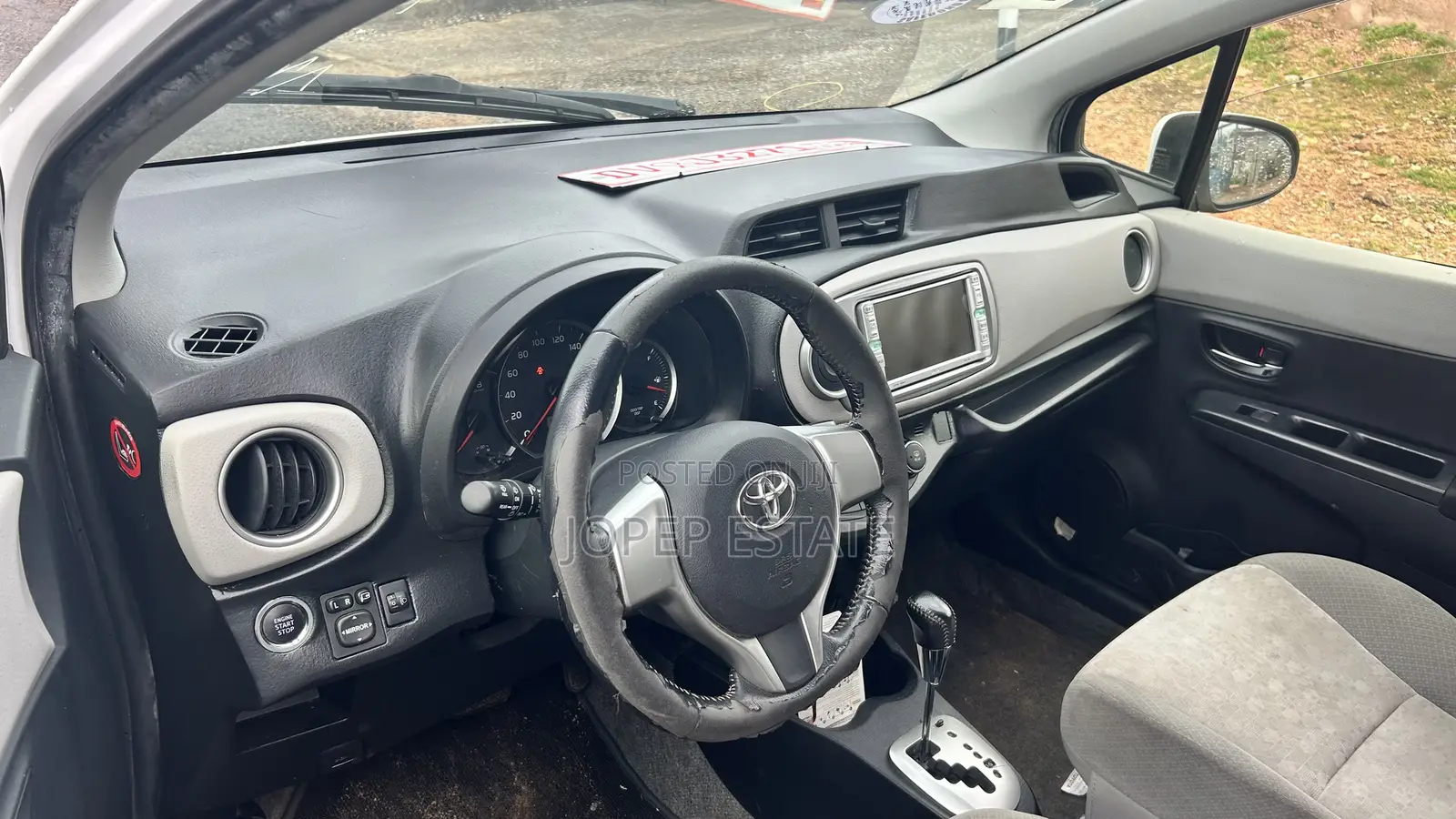 Toyota Vitz 2012 White