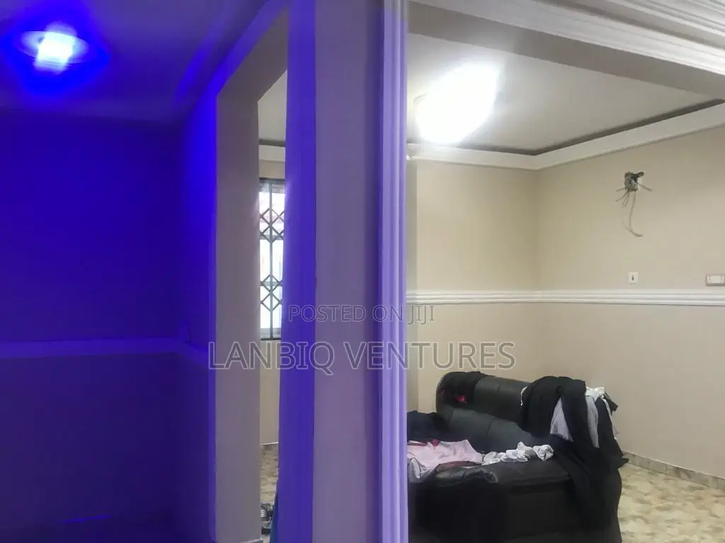 6bdrm House in Pokuase for rent