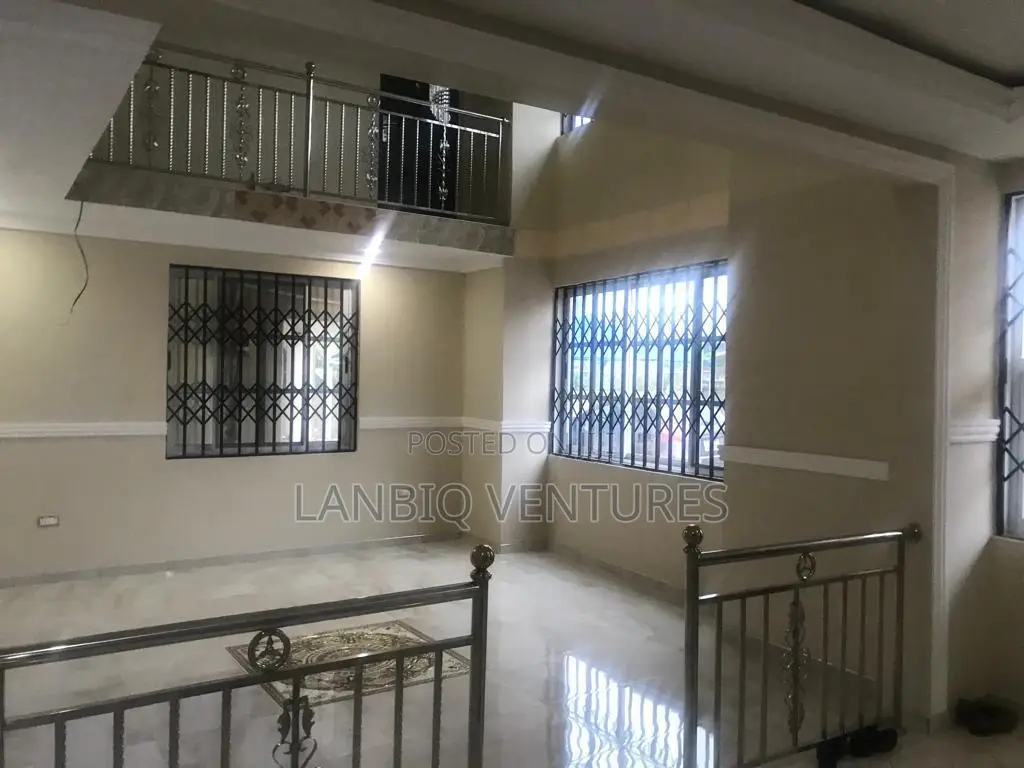 6bdrm House in Pokuase for rent