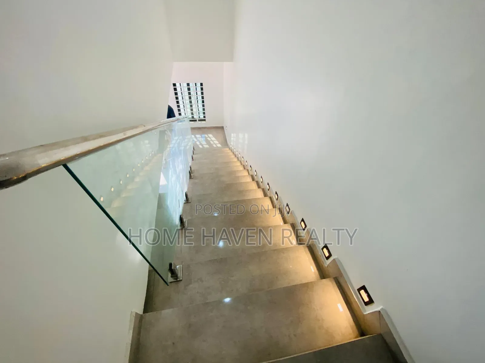 3bdrm House in Dzorwulu for rent