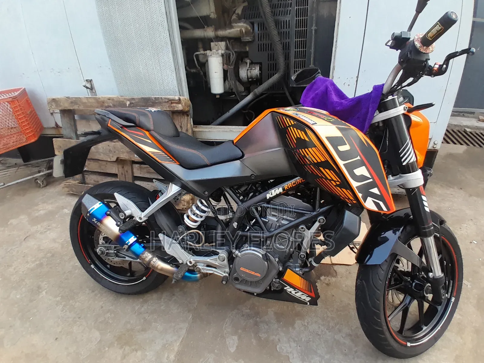KTM Duke 125 2012 Orange