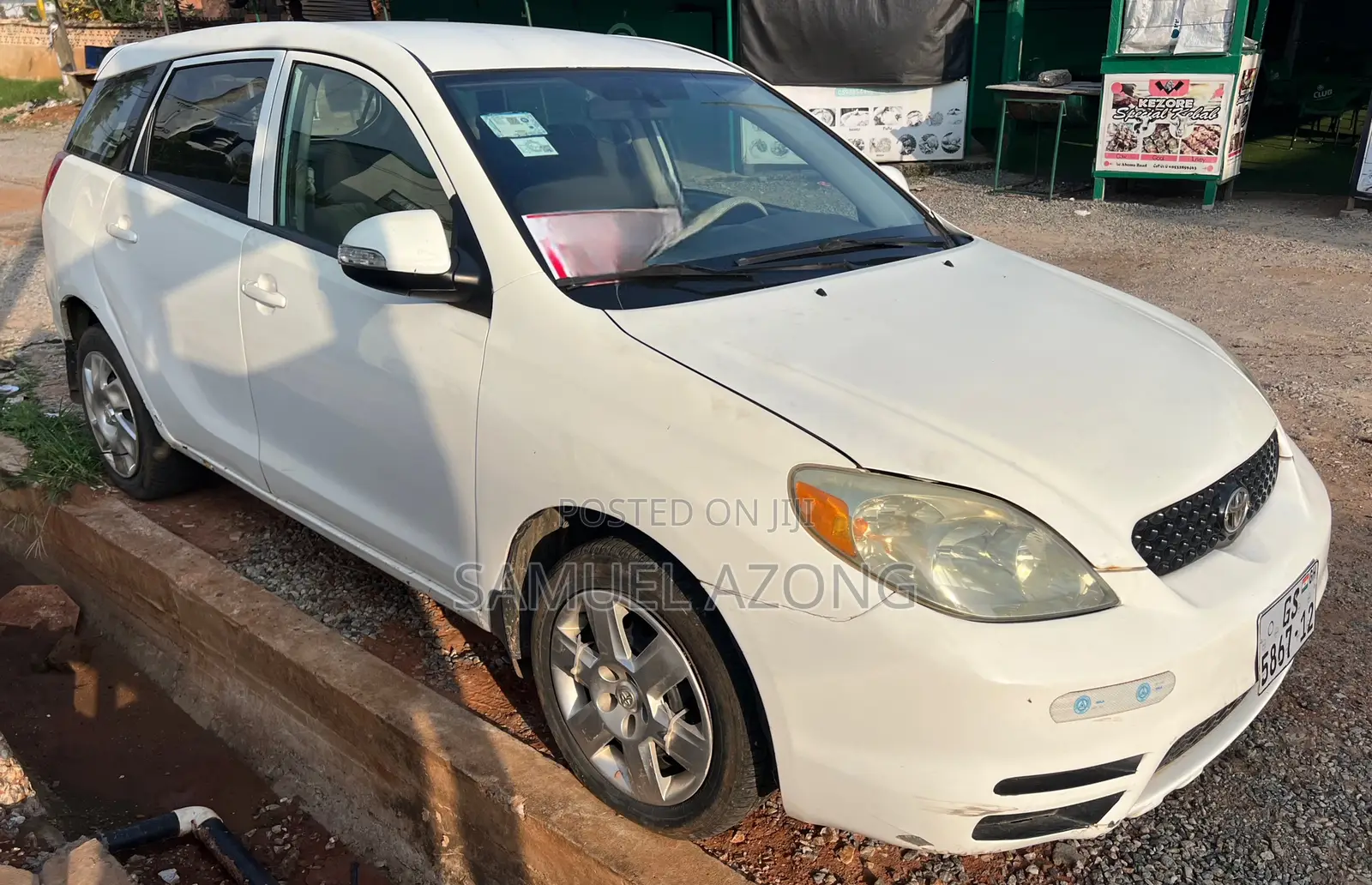 Toyota Matrix Hatchback FWD (1.8L 4cyl 5M) 2006 White