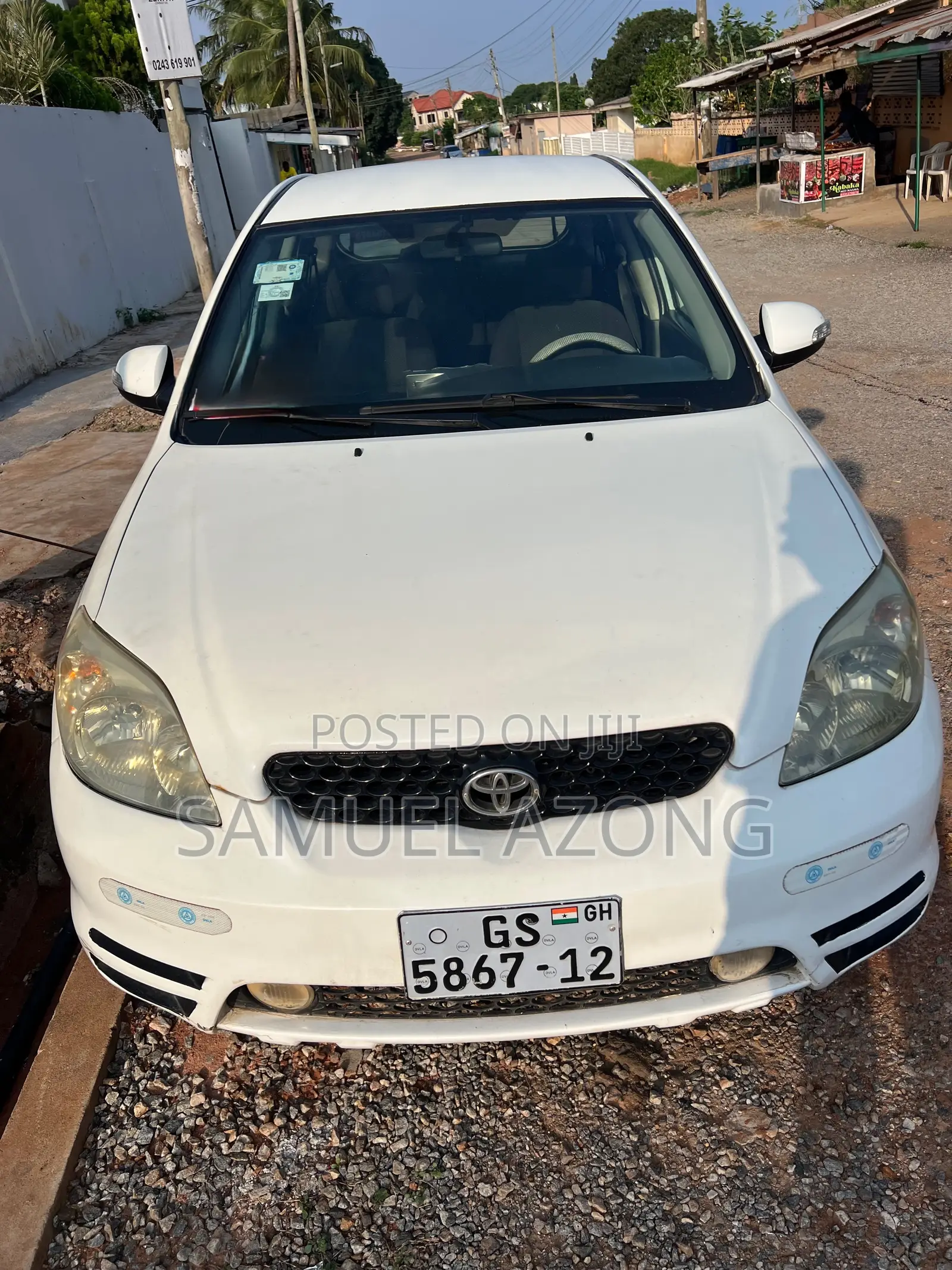Toyota Matrix Hatchback FWD (1.8L 4cyl 5M) 2006 White
