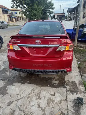 Toyota Corolla S 4dr Sedan (1.8L 4cyl 4A) 2013 Red