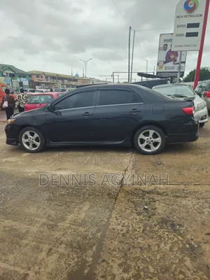 Toyota Corolla 2013 Black