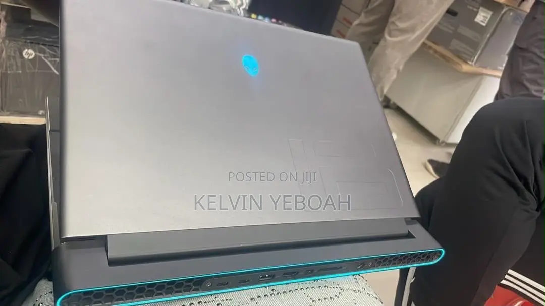 New Laptop Alienware M16 R1 32GB Intel Core i9 SSD 1T