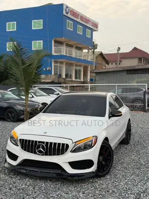 Mercedes-Benz C300 Luxury 4matic Sedan AWD (2.0L 4cyl 7A) 2017 White