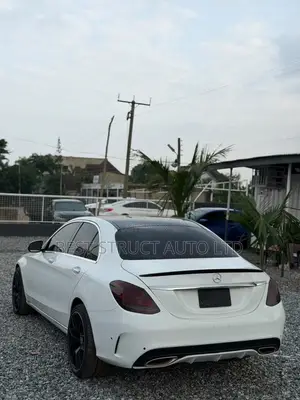 Mercedes-Benz C300 Luxury 4matic Sedan AWD (2.0L 4cyl 7A) 2017 White