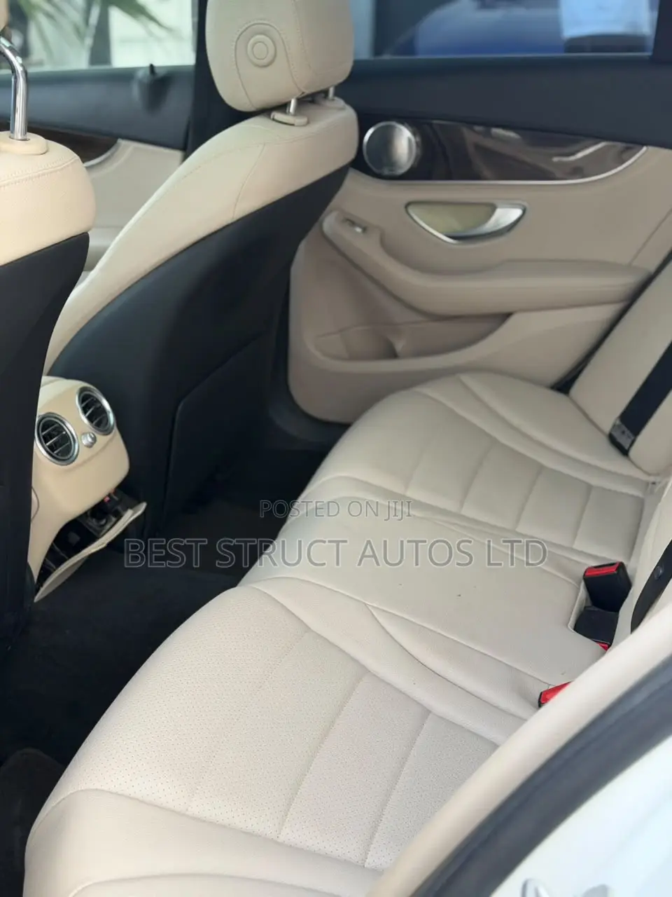 Mercedes-Benz C300 Luxury 4matic Sedan AWD (2.0L 4cyl 7A) 2017 White